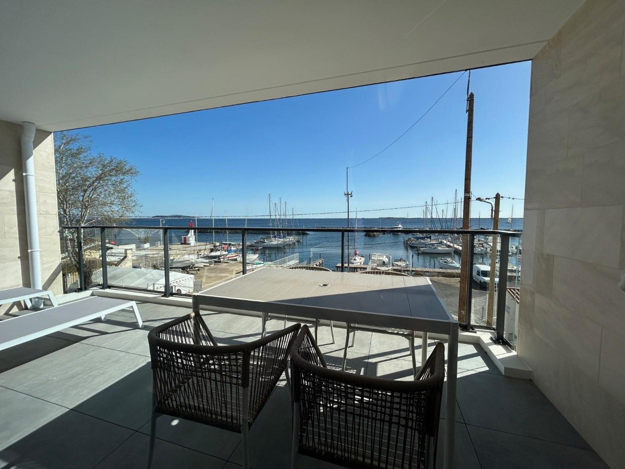 L'Appartement De L'Artiste Marseillan  Exteriör bild